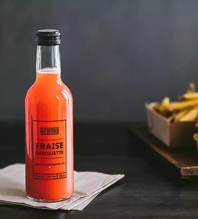 JUS_FRUITS_mob Choisissez parmi une incroyable variété de jus de fruits artisanaux pour accompagner vos plats !