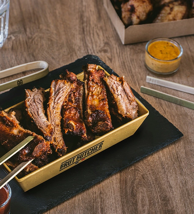 Ailes de poulet Barbecue, délicieusement aromatisées, en boîte à partager